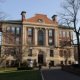 Universities that offer free online courses